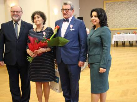 Wręczono medale za długoletni staż małżeński